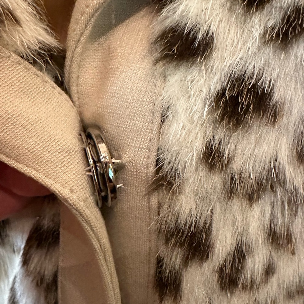 St. John Faux Fur Animal Print Coat - Picture 6 of 9